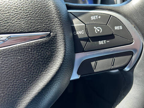 2015 Chrysler 300 Limited