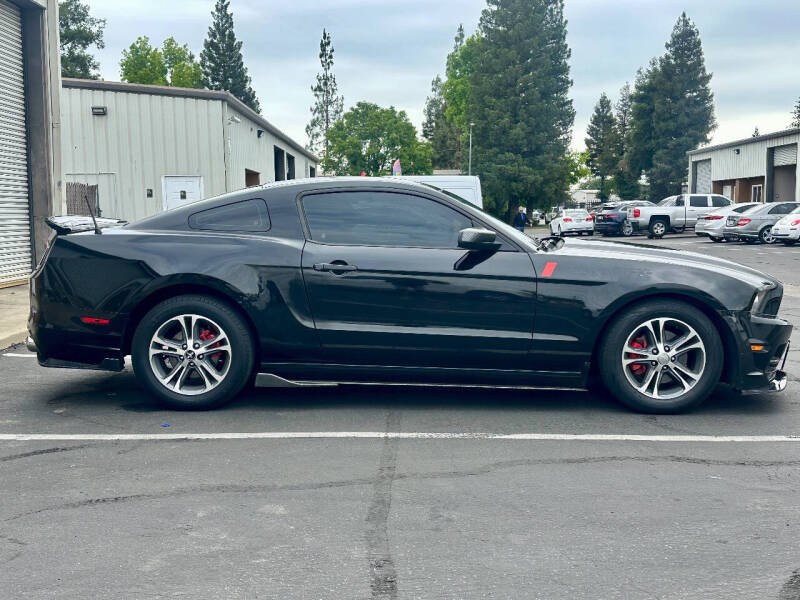 2014 Ford Mustang V6 Premium - Photo 4