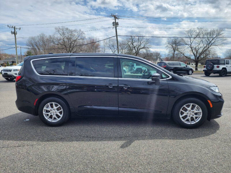 2024 Chrysler Pacifica Touring L