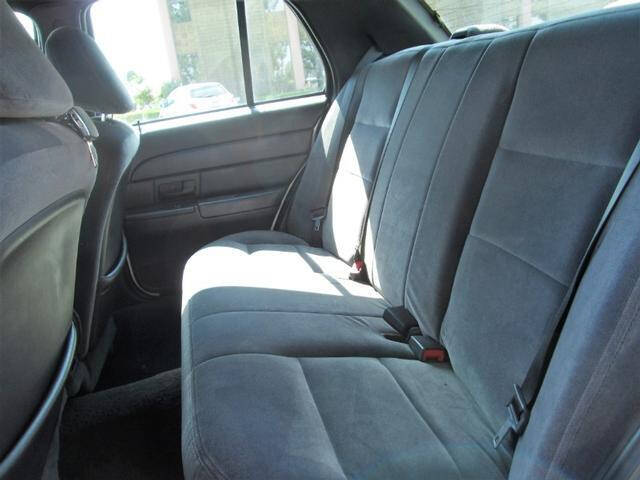 2003 Ford Crown Victoria