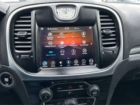 2018 Chrysler 300 Touring L