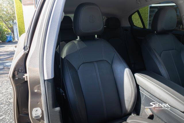 2019 Alfa Romeo Stelvio Sport