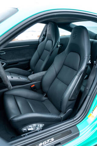 2019 Porsche 911 Carrera 4 GTS