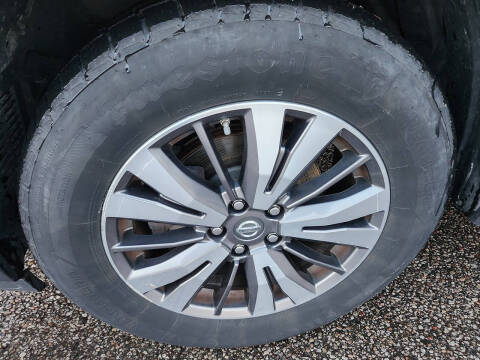 2017 Nissan Pathfinder SV