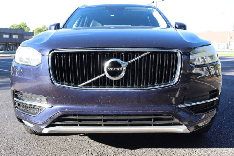 2016 Volvo XC90 T6 Momentum