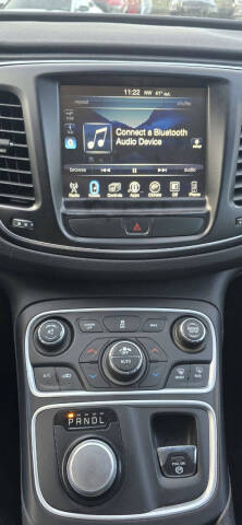 2017 Chrysler 200 Limited Platinum