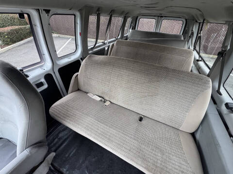 2006 Ford E-Series E-350 SD XLT