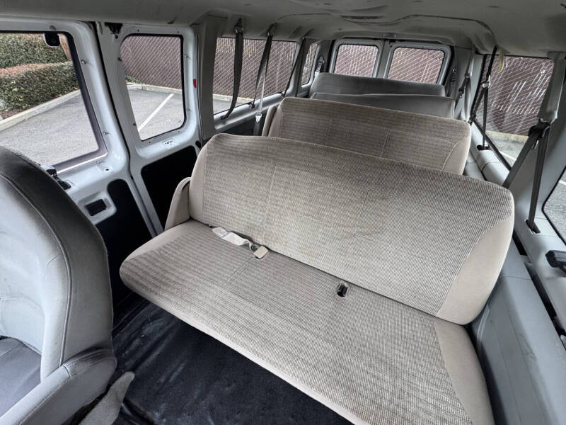 2006 Ford E-Series E-350 SD XLT