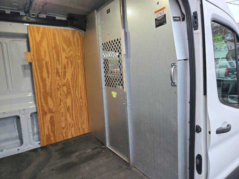 2022 Ford Transit 250