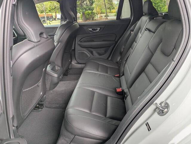 2025 Volvo V60 Cross Country B5 Plus