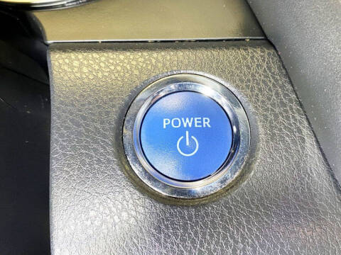 2022 Toyota Camry Hybrid XLE