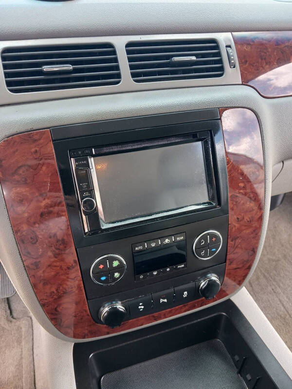 2012 Chevrolet Suburban LT