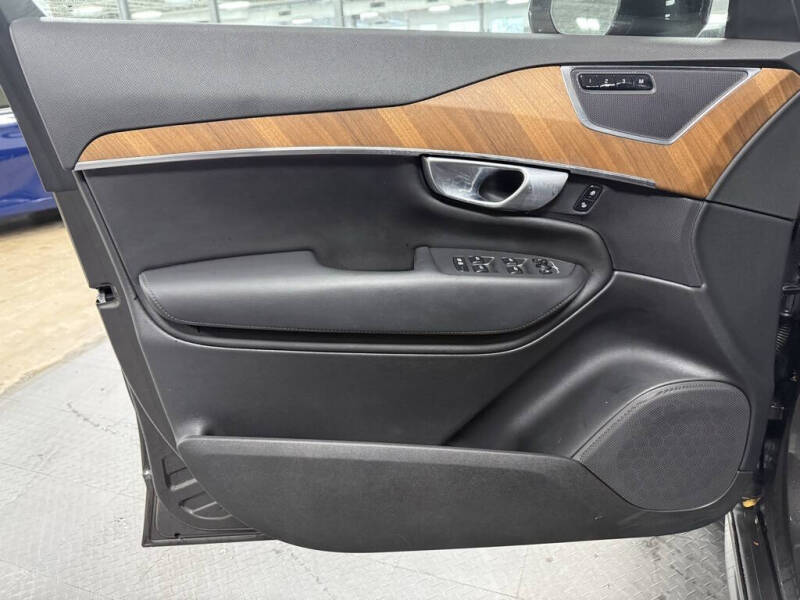 2024 Volvo XC90 B5 Plus Bright Theme