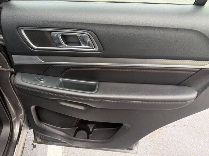 2016 Ford Explorer Sport