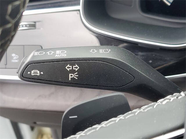 2023 Audi Q8 quattro Premium Plus 55 TFSI