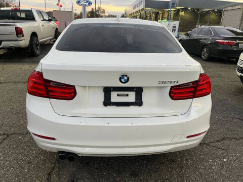 2013 BMW 3 Series 328i