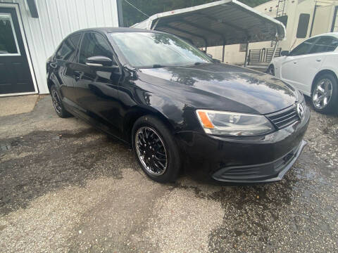 2012 Volkswagen Jetta for sale at Monroe Auto's, LLC in Parsons TN