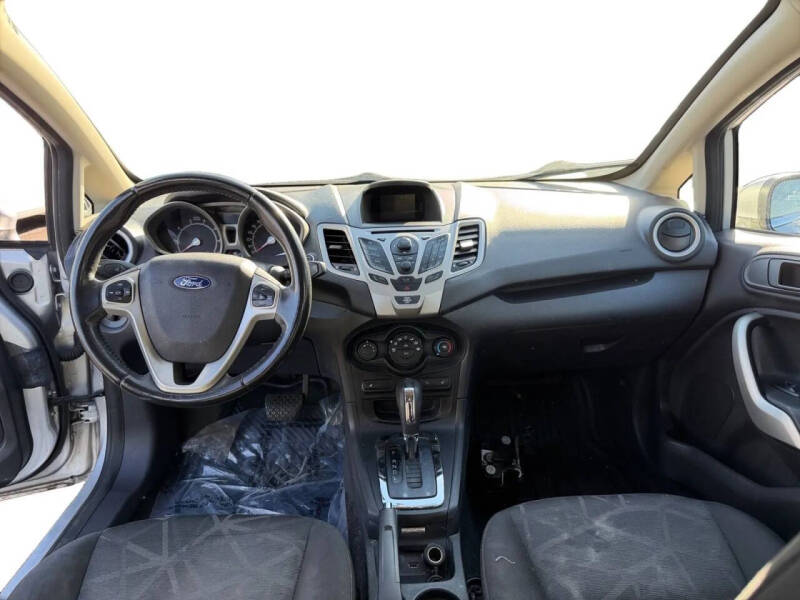 2011 Ford Fiesta SES