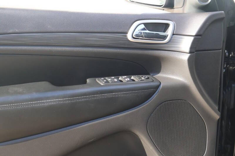 2019 Jeep Grand Cherokee Laredo E