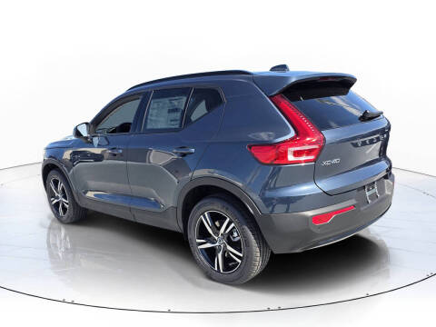 2026 Volvo XC40 B5 Core