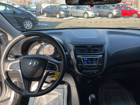 2017 Hyundai Accent SE