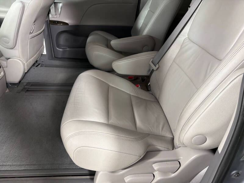 2016 Toyota Sienna