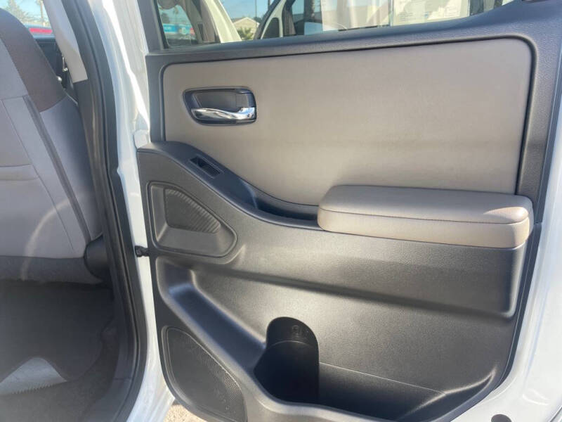 2022 Nissan Frontier S