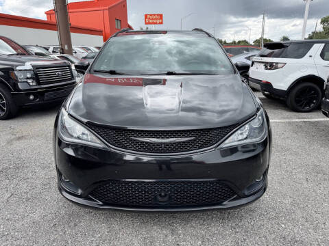 2019 Chrysler Pacifica Touring L Plus