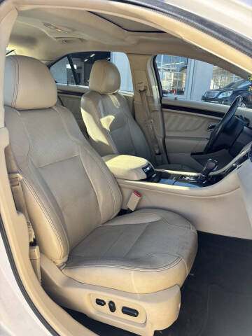 2015 Ford Taurus Limited