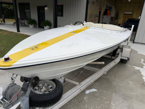 1990 Donzi Marine SWEET 16