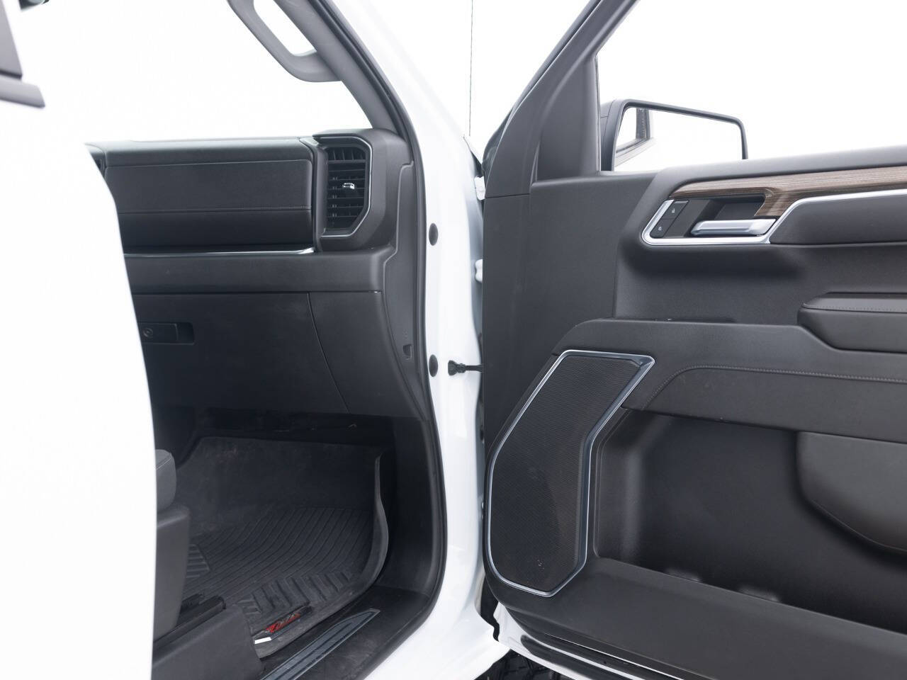 Used Car 2023 Chevrolet Silverado 1500  Lt Trail Boss 4x4 4dr Crew Cab 5.8 Ft. Sb For Sale Under $40,000 In Coal City, Illinois