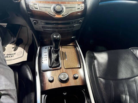 2016 Infiniti Q70 Hybrid