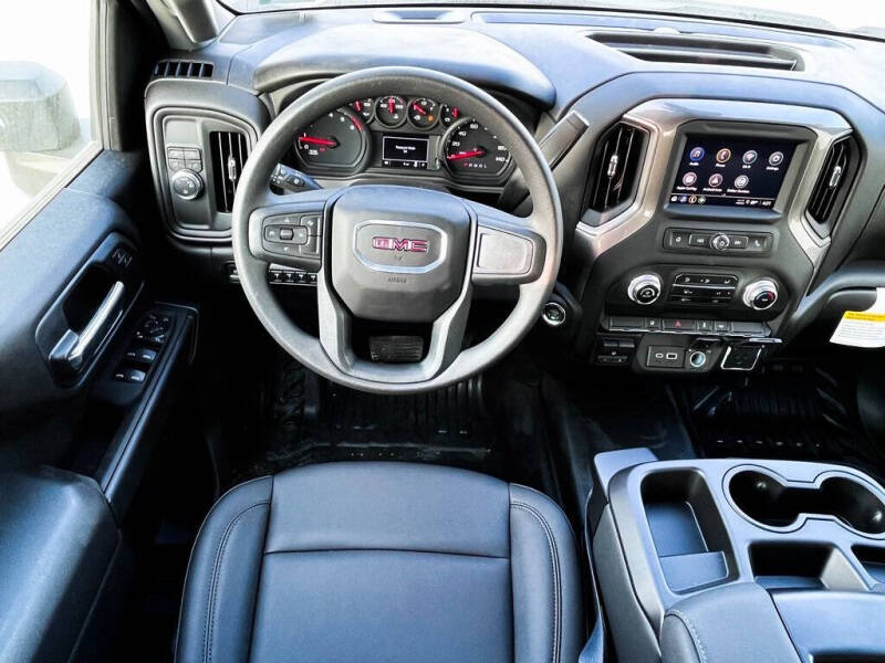 2025 GMC Sierra 2500HD Pro