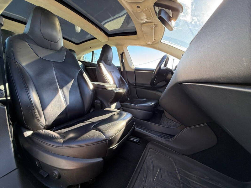 2015 Tesla Model S 70D