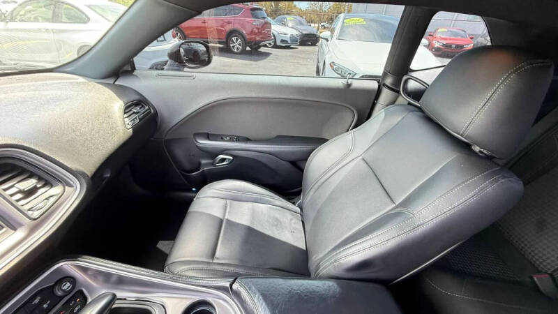 2019 Dodge Challenger SXT
