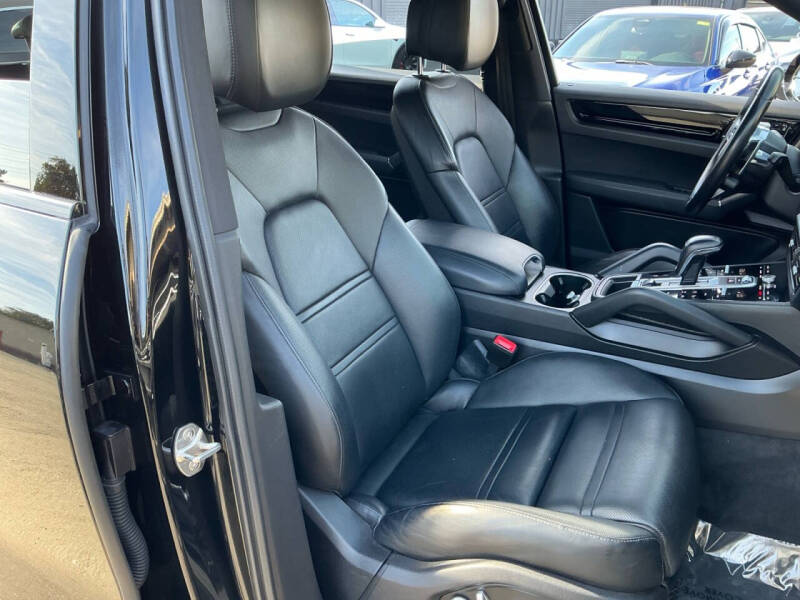 2020 Porsche Cayenne E-Hybrid