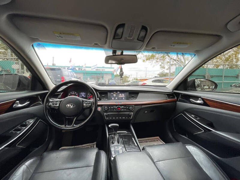 2017 Kia Cadenza Premium