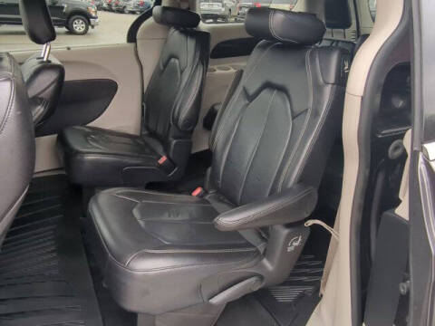 2022 Chrysler Pacifica Touring L