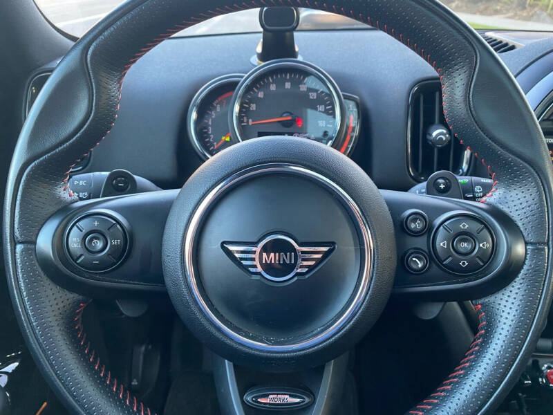 2019 MINI Countryman S photo 16