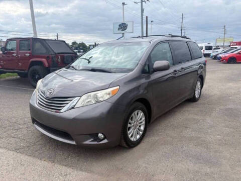 2013 Toyota Sienna XLE 8-Passenger