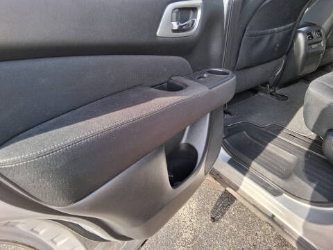 2017 Nissan Pathfinder S