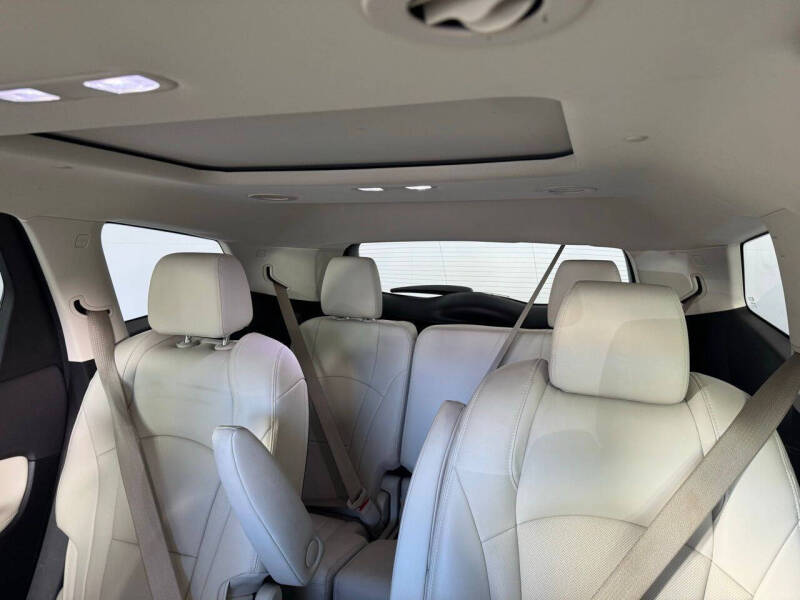 2023 Buick Enclave Essence