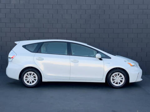 2014 Toyota Prius v Three