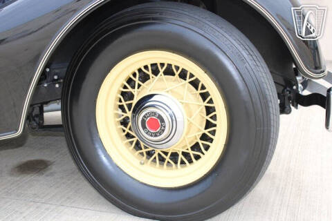 1934 Packard 1100