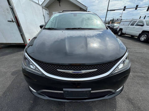 2017 Chrysler Pacifica Touring-L