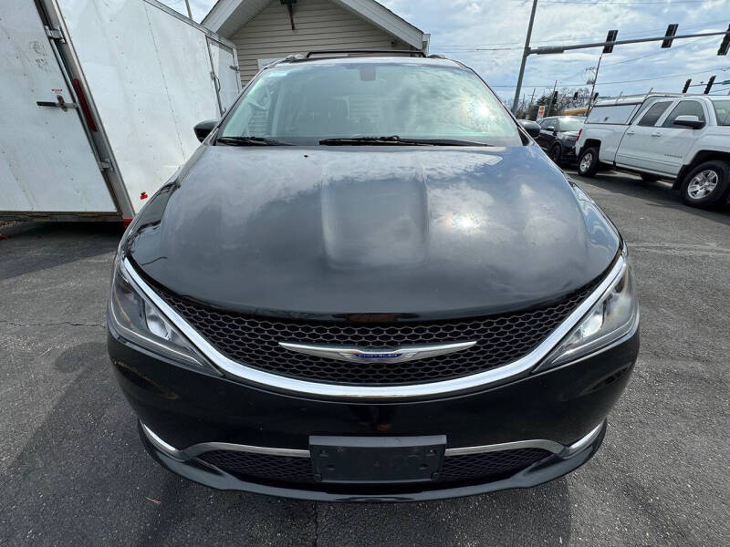 2017 Chrysler Pacifica Touring-L