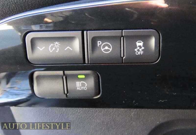 2018 Toyota Prius Three