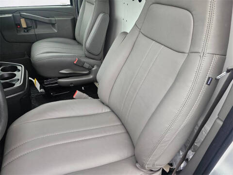 2025 Chevrolet Express 2500