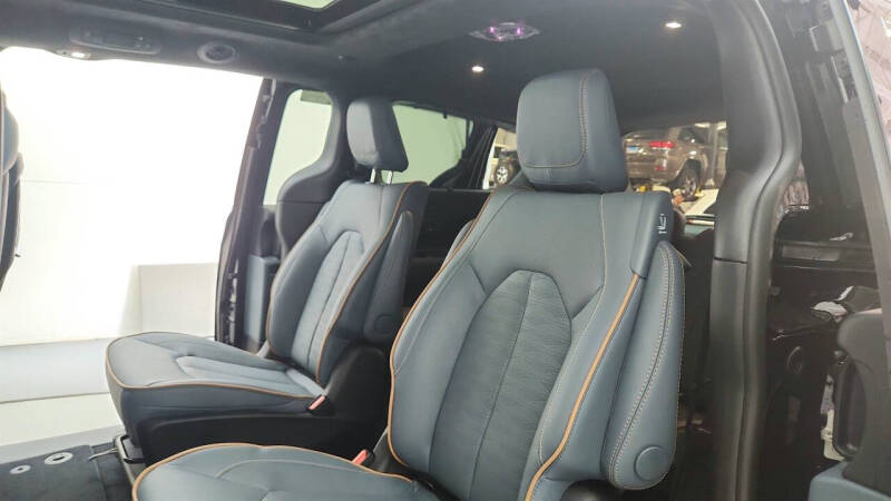 2027 Chrysler Pacifica Pinnacle