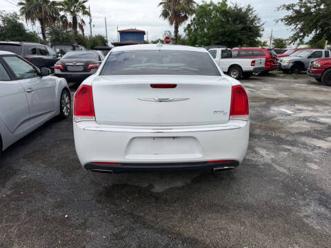 2016 Chrysler 300 C